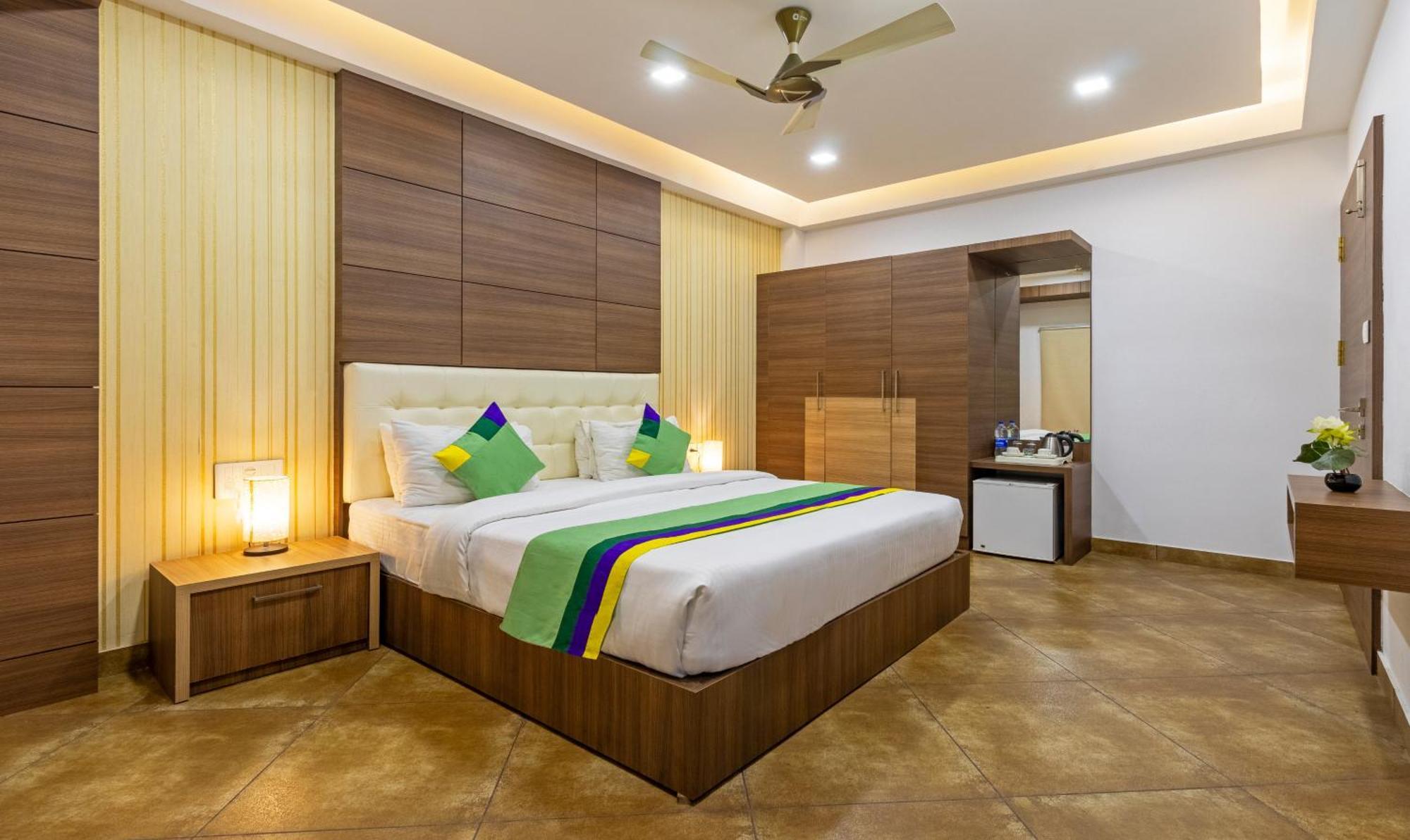 Treebo Grand Canyon By D2V Kochi Buitenkant foto